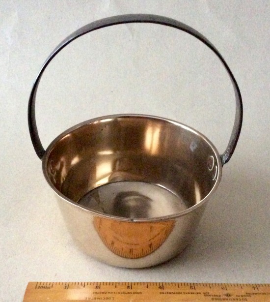 Antique small fixed handle brass jam pan 6inch diameter.