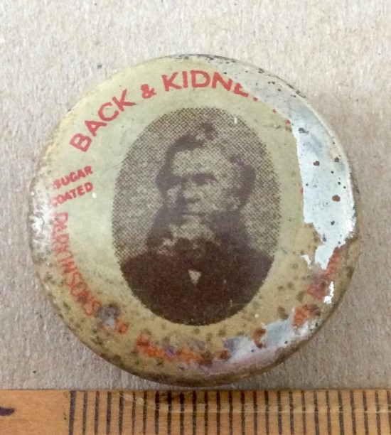 Antique advertising pill tin:  Parkinson’s Ltd , BACK & KIDNEY PILLS. C1910.