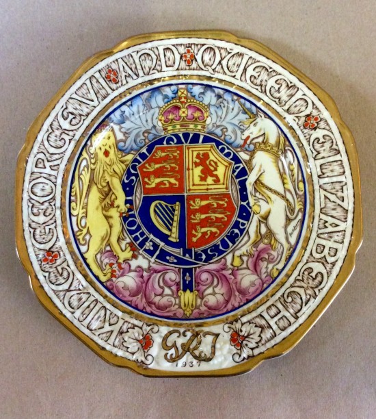 Paragon George VI 1937 commemorative coronation plate
