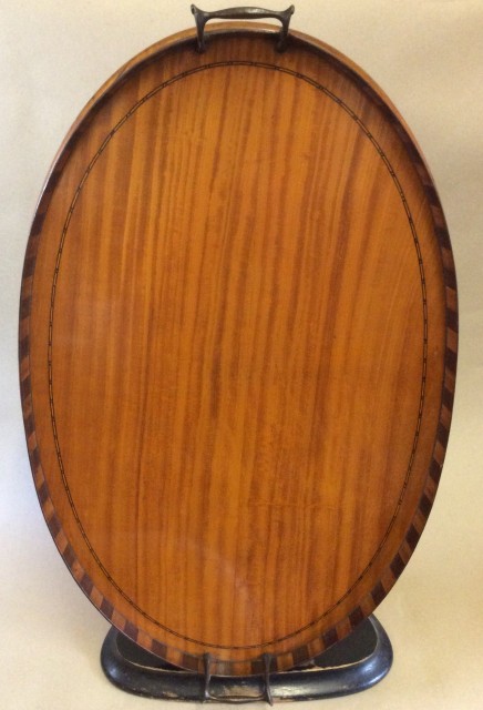 Oval satinwood gallery tray with chequered satinwood and mahogany gallery